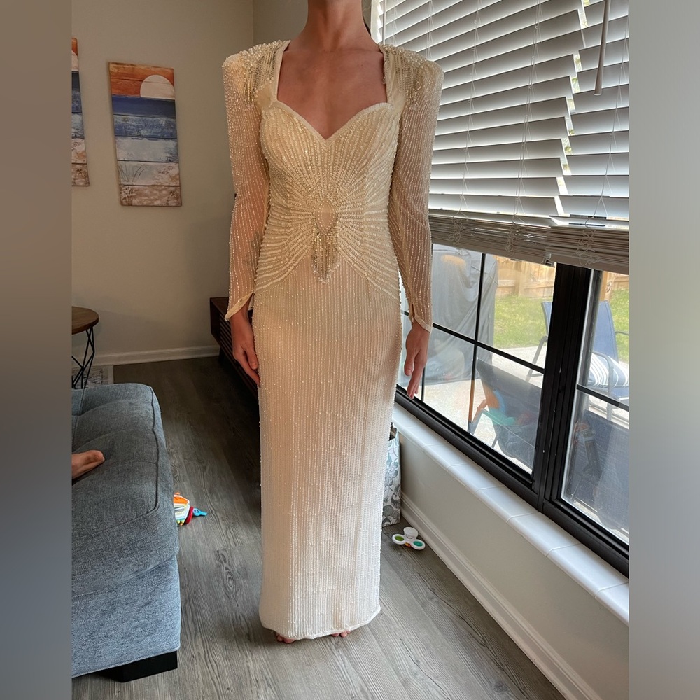 STUNNING Vintage 80s/90s Hand Beaded Wedding Dress - Picture 9 of 11